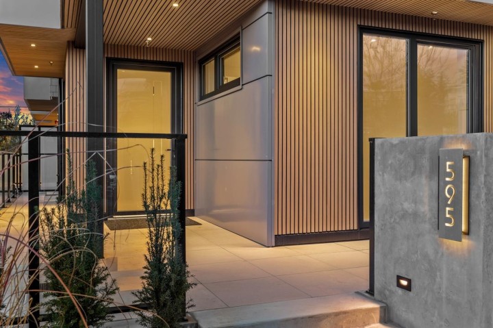 Photo 3 at 595 W 29th Avenue, Cambie, Vancouver West