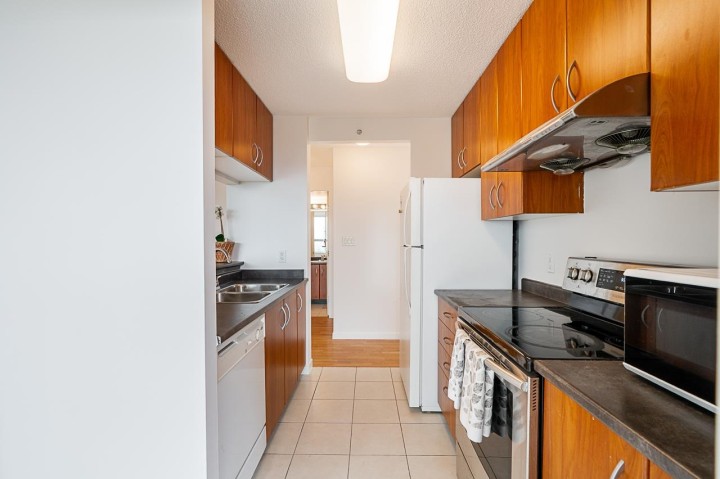 Photo 13 at 2409 - 3663 Crowley Drive, Collingwood VE, Vancouver East