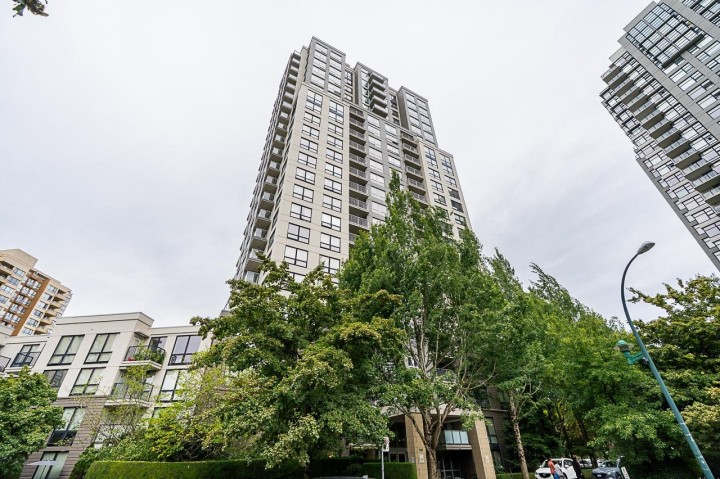 Photo 3 at 2409 - 3663 Crowley Drive, Collingwood VE, Vancouver East