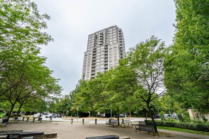 Photo 1 at 2409 - 3663 Crowley Drive, Collingwood VE, Vancouver East