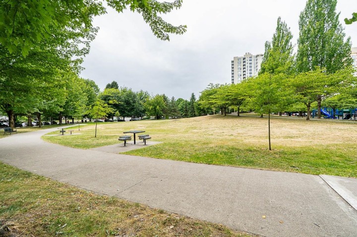 Photo 33 at 2409 - 3663 Crowley Drive, Collingwood VE, Vancouver East
