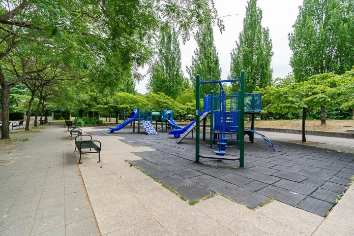 Photo 31 at 2409 - 3663 Crowley Drive, Collingwood VE, Vancouver East