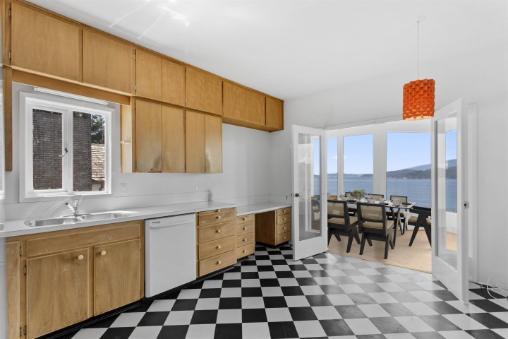 Photo 7 at 150 Panorama Road, Lions Bay, West Vancouver