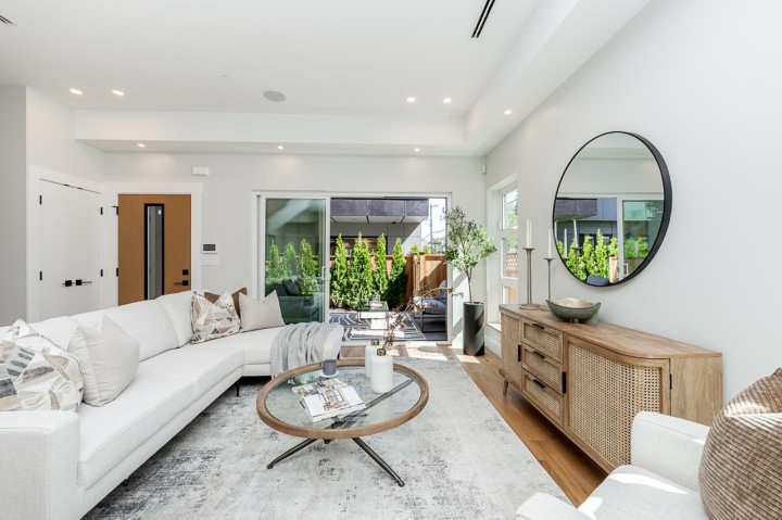 Photo 8 at 1 - 678 E 22nd Avenue, Fraser VE, Vancouver East