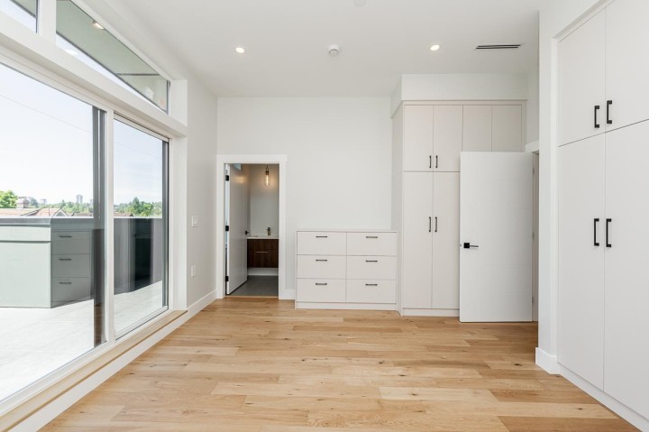 Photo 6 at 2 - 678 E 22nd Avenue, Fraser VE, Vancouver East