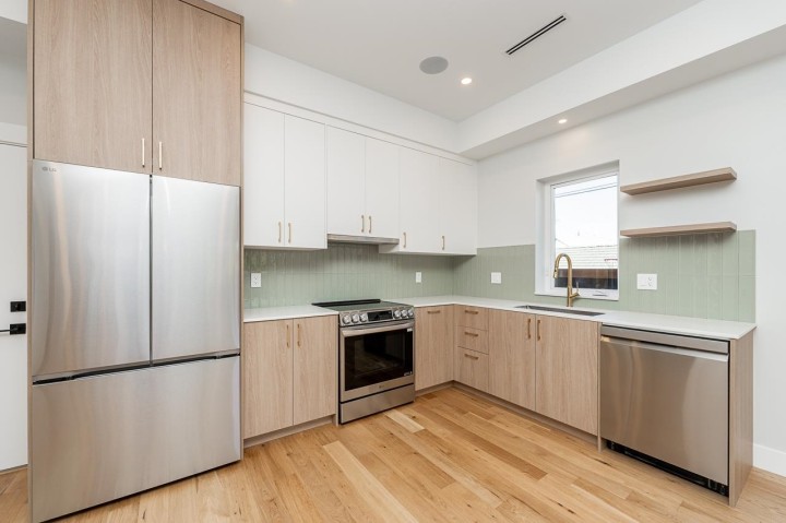 Photo 3 at 2 - 678 E 22nd Avenue, Fraser VE, Vancouver East