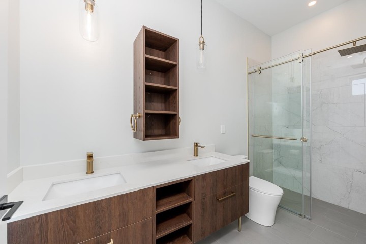 Photo 9 at 2 - 678 E 22nd Avenue, Fraser VE, Vancouver East
