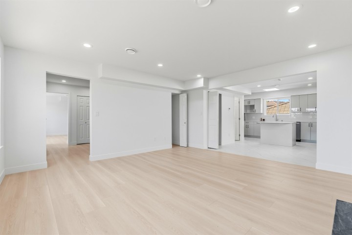 Photo 6 at 1761 E 57th Avenue, Fraserview VE, Vancouver East