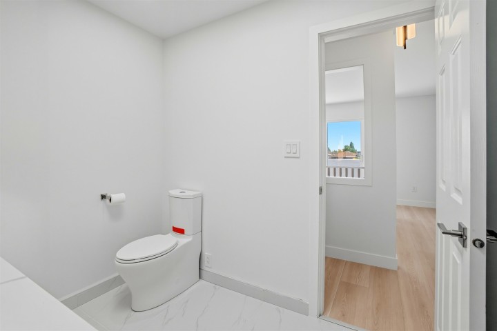Photo 12 at 1761 E 57th Avenue, Fraserview VE, Vancouver East
