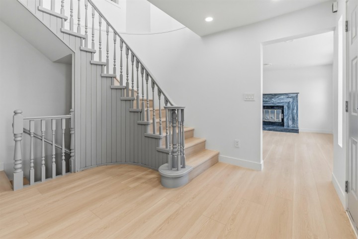 Photo 3 at 1761 E 57th Avenue, Fraserview VE, Vancouver East