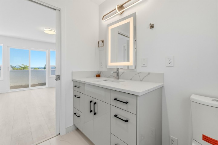 Photo 11 at 1761 E 57th Avenue, Fraserview VE, Vancouver East