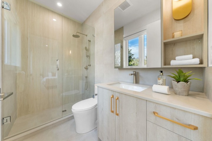 Photo 32 at 1 - 1582 E 2nd Avenue, Grandview Woodland, Vancouver East