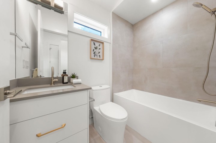 Photo 37 at 1 - 1582 E 2nd Avenue, Grandview Woodland, Vancouver East