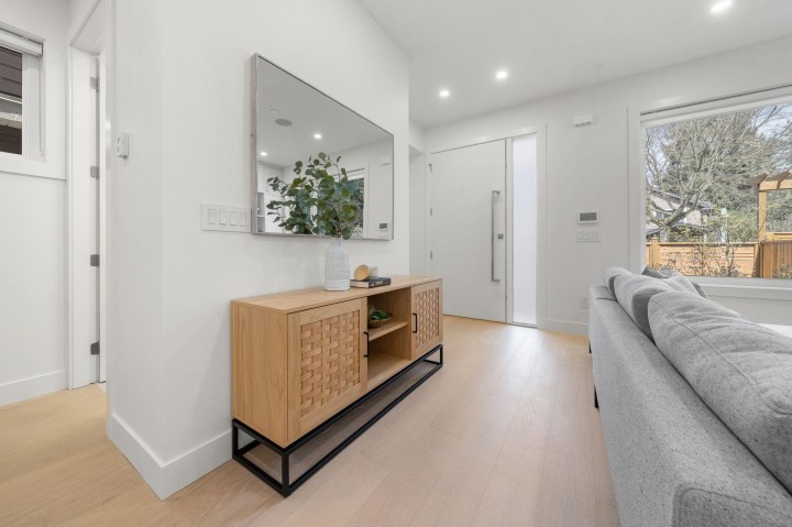 Photo 8 at 1 - 1582 E 2nd Avenue, Grandview Woodland, Vancouver East