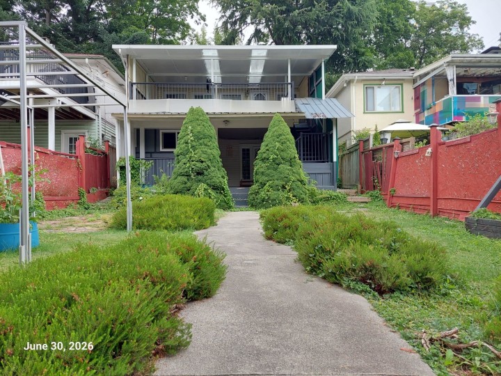 Photo 12 at 3638 E Pender Street, Renfrew VE, Vancouver East