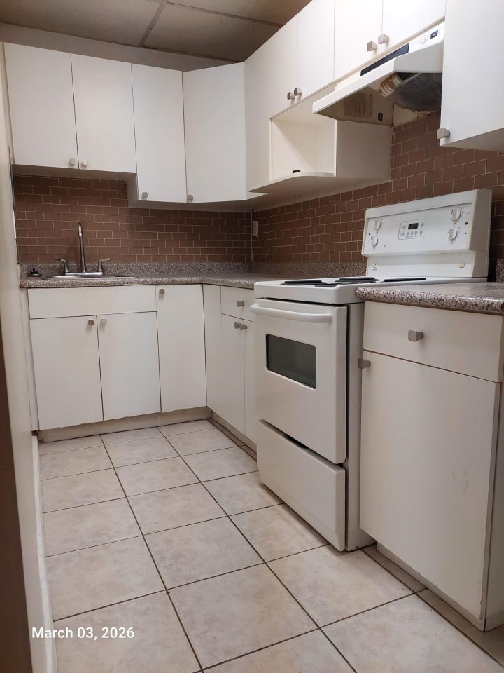 Photo 3 at 3638 E Pender Street, Renfrew VE, Vancouver East