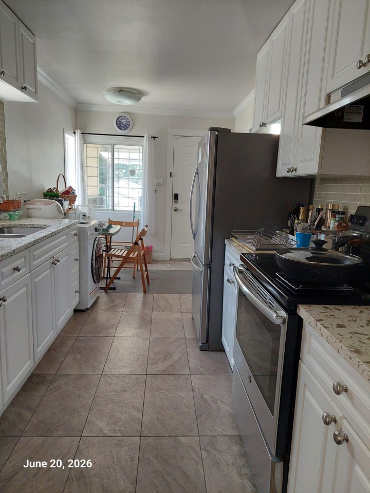 Photo 9 at 3638 E Pender Street, Renfrew VE, Vancouver East
