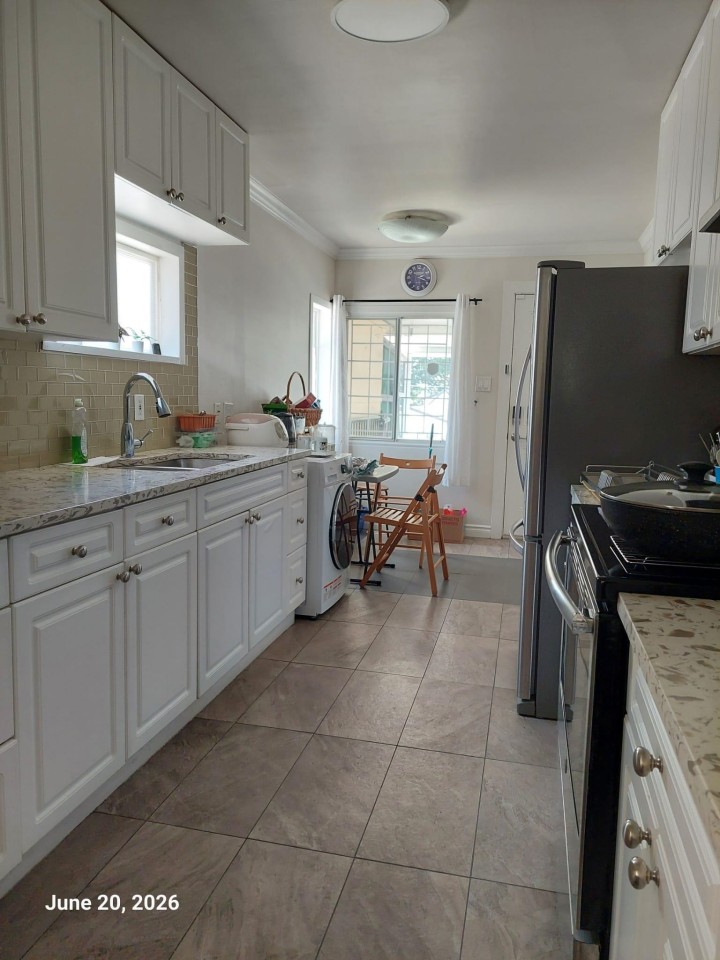 Photo 4 at 3638 E Pender Street, Renfrew VE, Vancouver East