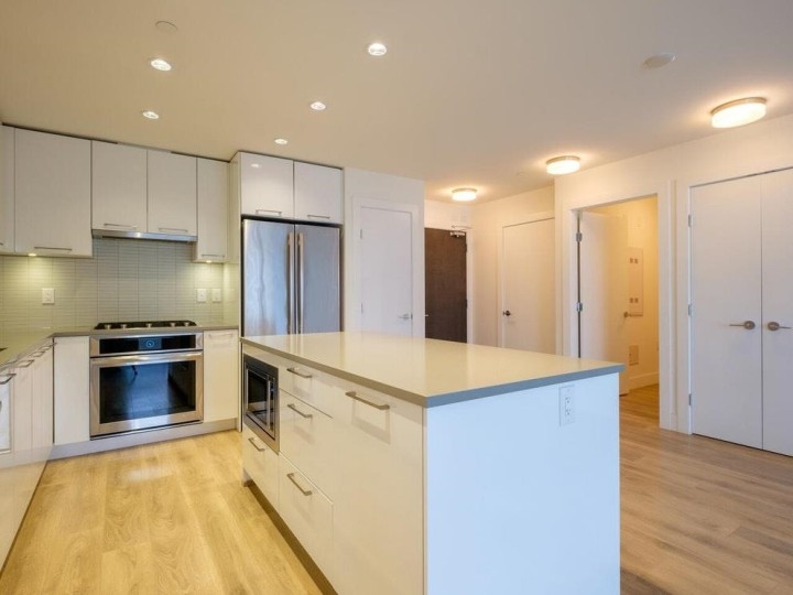 Photo 4 at 607 - 3488 Sawmill Crescent, South Marine, Vancouver East