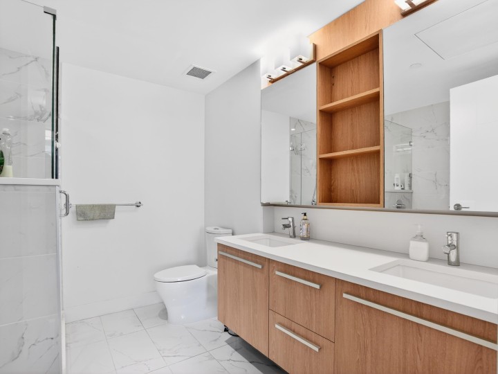 Photo 18 at 604 - 2780 Valley Centre Avenue, North Vancouver