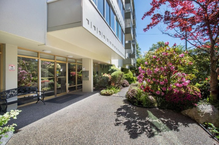Photo 36 at 108 - 1425 Esquimalt Avenue, Ambleside, West Vancouver