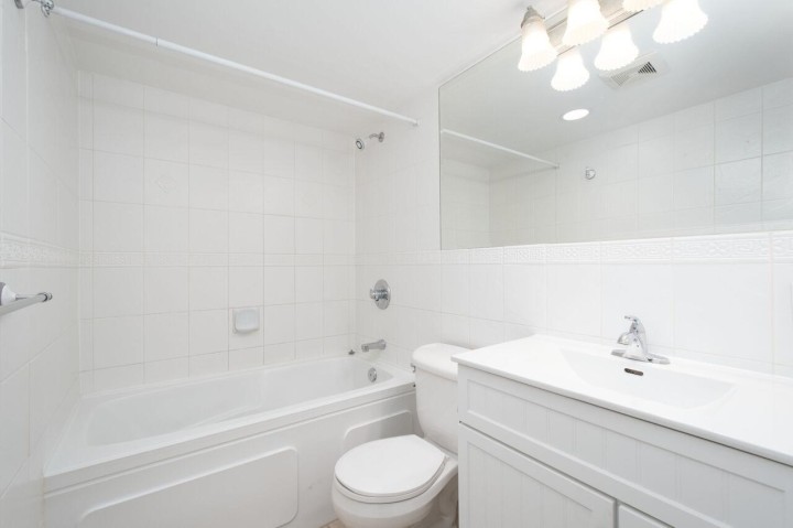 Photo 20 at 108 - 1425 Esquimalt Avenue, Ambleside, West Vancouver