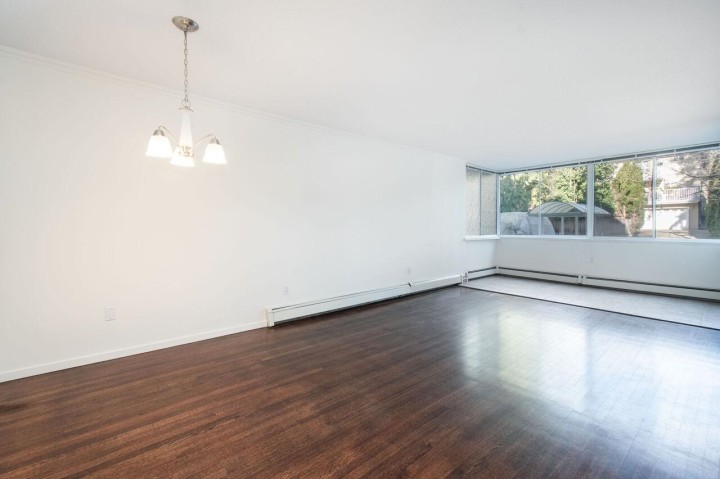 Photo 9 at 108 - 1425 Esquimalt Avenue, Ambleside, West Vancouver