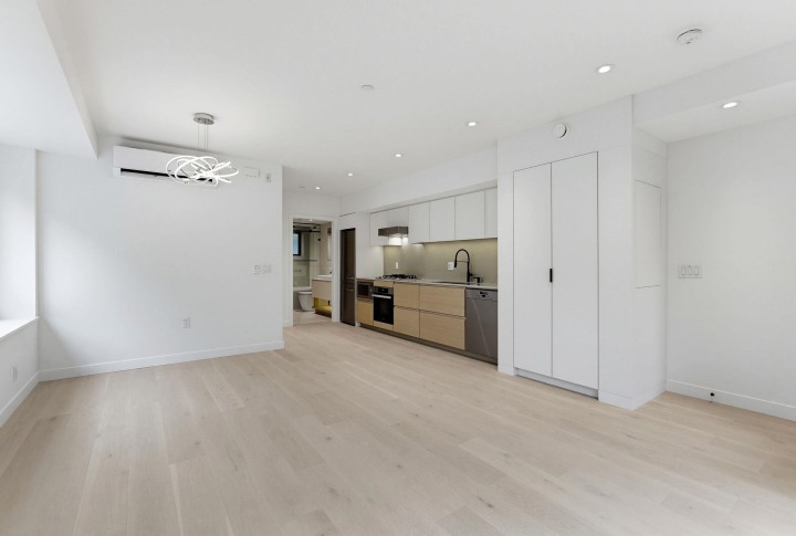 Photo 9 at 11 - 520 W 28th Avenue, Cambie, Vancouver West
