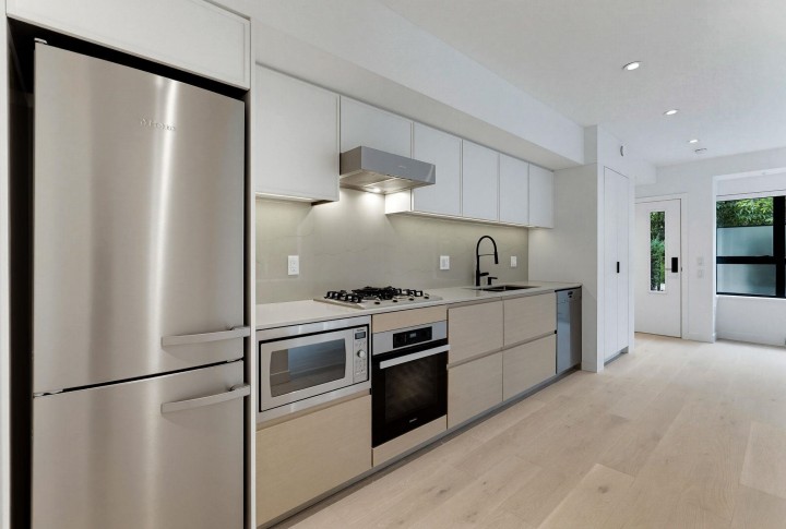 Photo 10 at 11 - 520 W 28th Avenue, Cambie, Vancouver West