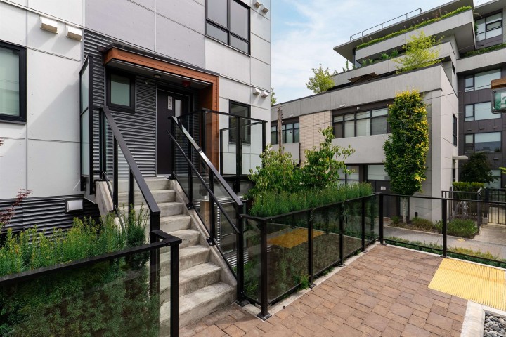 Photo 2 at 18 - 520 W 28th Avenue, Vancouver West