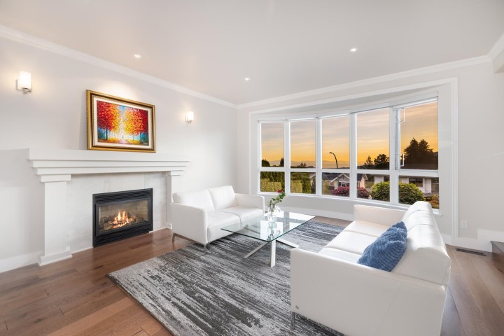 Photo 4 at 4350 Starlight Way, North Vancouver