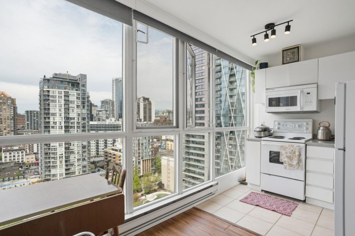 Photo 3 at 2101 - 1188 Richards Street, Yaletown, Vancouver West