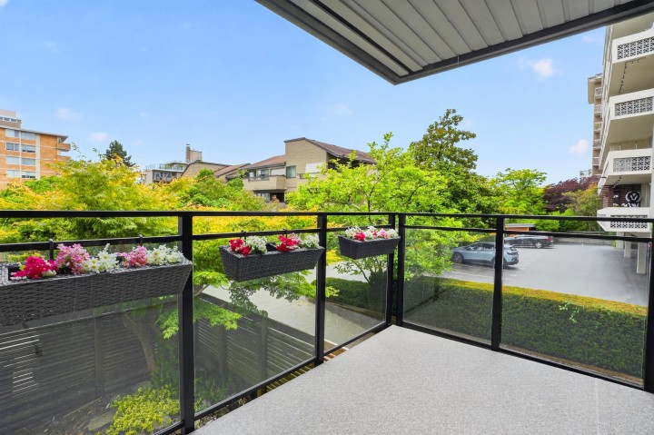 Photo 26 at 206 - 1340 Duchess Avenue, Ambleside, West Vancouver