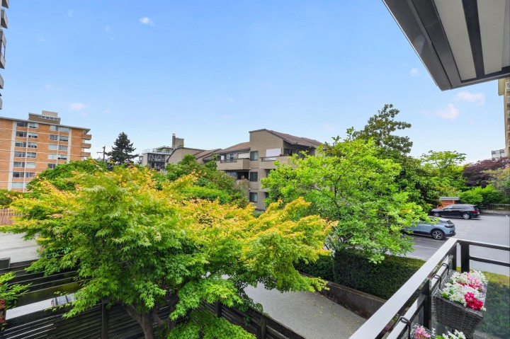 Photo 31 at 206 - 1340 Duchess Avenue, Ambleside, West Vancouver