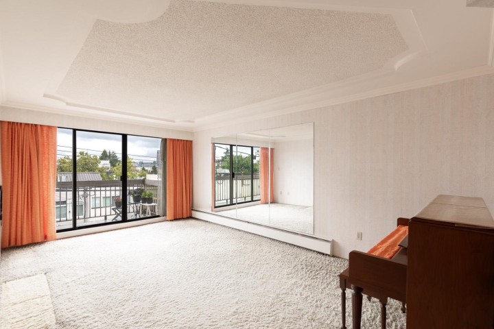 Photo 2 at 305 - 2080 Maple Street, Kitsilano, Vancouver West