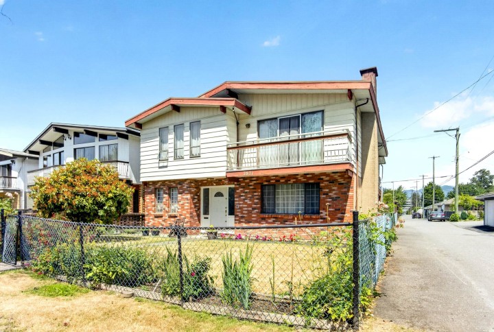 Photo 1 at 2871 E 18th Avenue, Renfrew Heights, Vancouver East