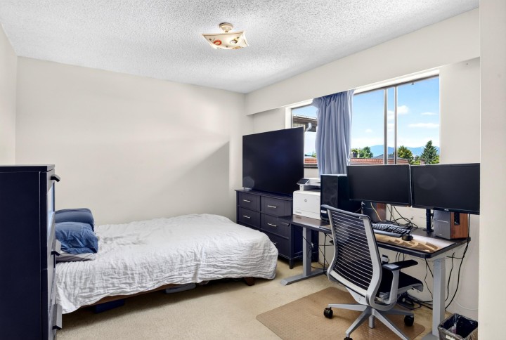 Photo 10 at 2871 E 18th Avenue, Renfrew Heights, Vancouver East