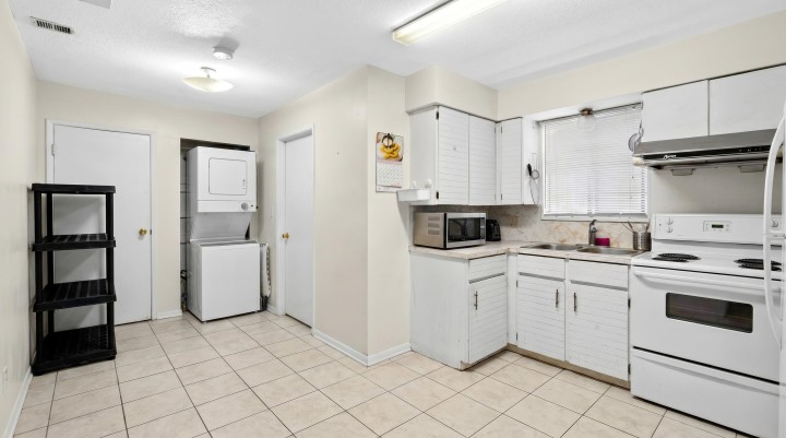 Photo 14 at 2871 E 18th Avenue, Renfrew Heights, Vancouver East