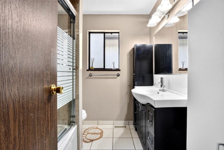 Photo 11 at 2871 E 18th Avenue, Renfrew Heights, Vancouver East