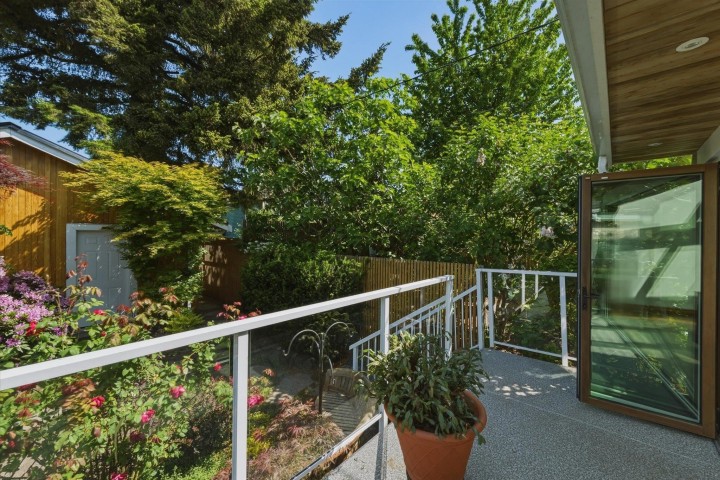Photo 6 at 647 Prior Street, Strathcona, Vancouver East