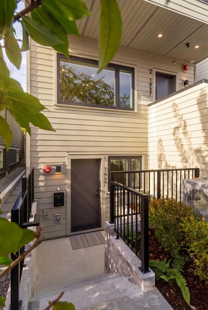 Photo 18 at 1 - 1937 Templeton Drive, Grandview Woodland, Vancouver East