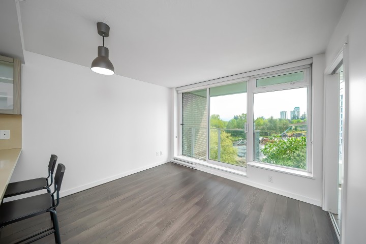 Photo 6 at 915 - 5665 Boundary Road, Collingwood VE, Vancouver East