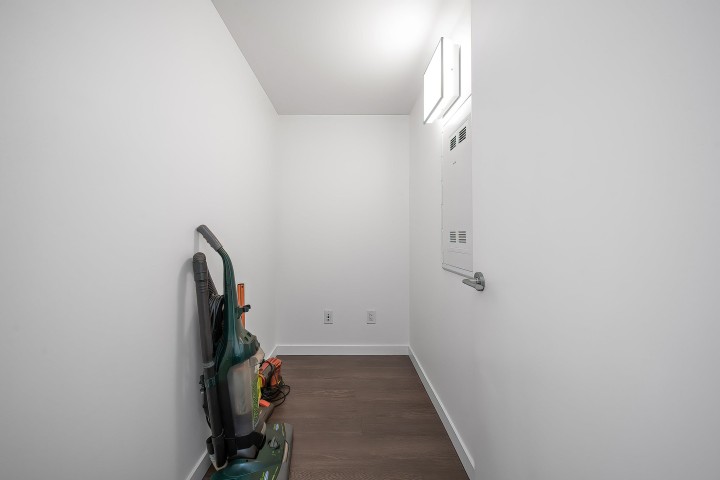 Photo 12 at 915 - 5665 Boundary Road, Collingwood VE, Vancouver East