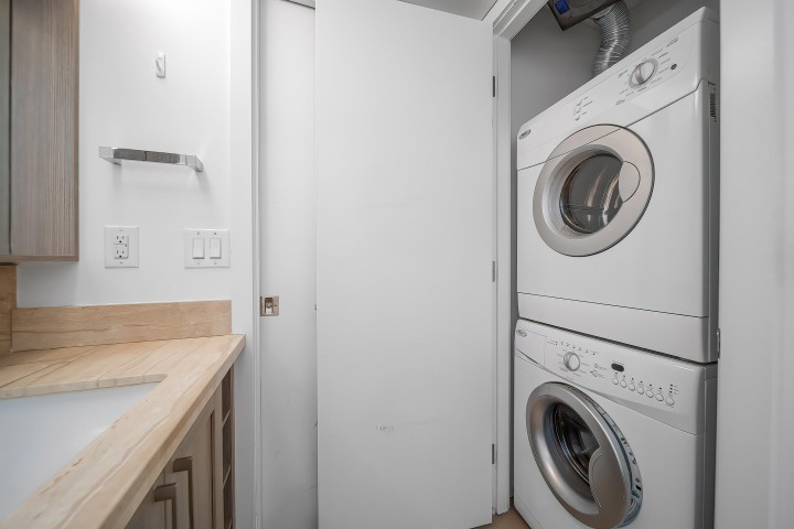Photo 11 at 915 - 5665 Boundary Road, Collingwood VE, Vancouver East