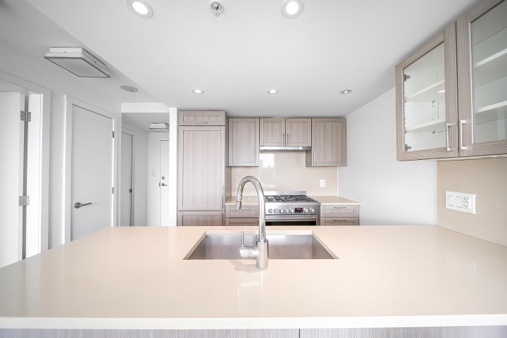 Photo 4 at 915 - 5665 Boundary Road, Collingwood VE, Vancouver East