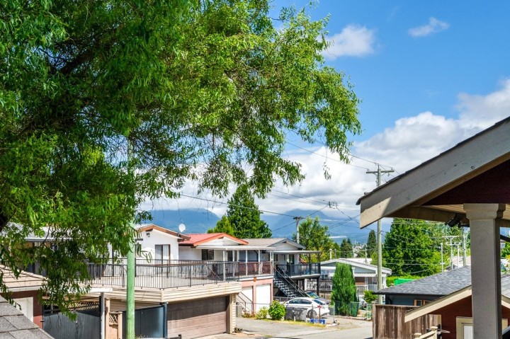 Photo 15 at 201 - 4577 Slocan Street, Collingwood VE, Vancouver East
