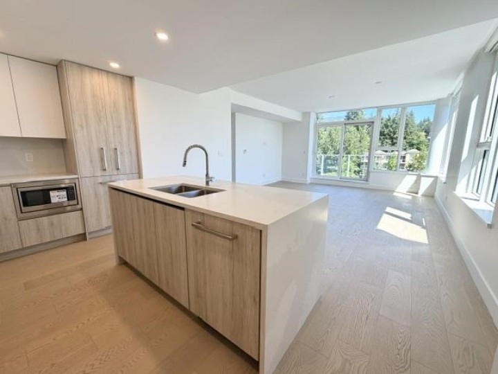 Photo 3 at 602 - 423 6th Street, Park Royal, West Vancouver