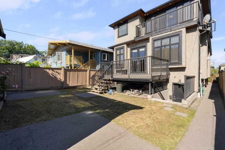 Photo 35 at 6387 Prince Albert Street, Fraser VE, Vancouver East