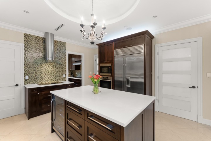 Photo 10 at 1041 W 58th Avenue, South Granville, Vancouver West