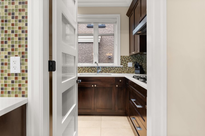 Photo 11 at 1041 W 58th Avenue, South Granville, Vancouver West
